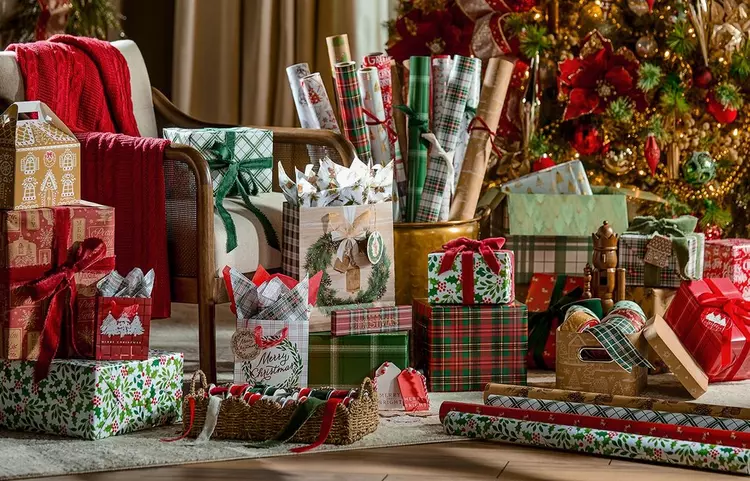 Christmas Wrapping Paper & Gift Bags
